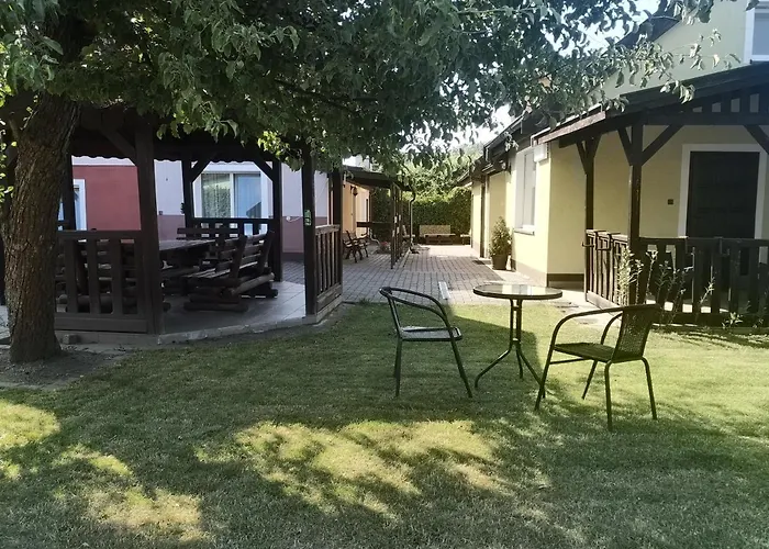 Goscinne Ewa Nowicka *