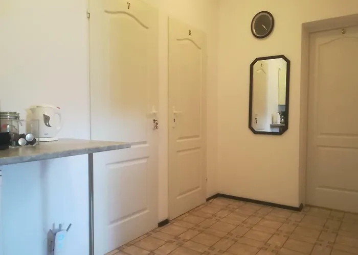 Goscinne Ewa Nowicka *